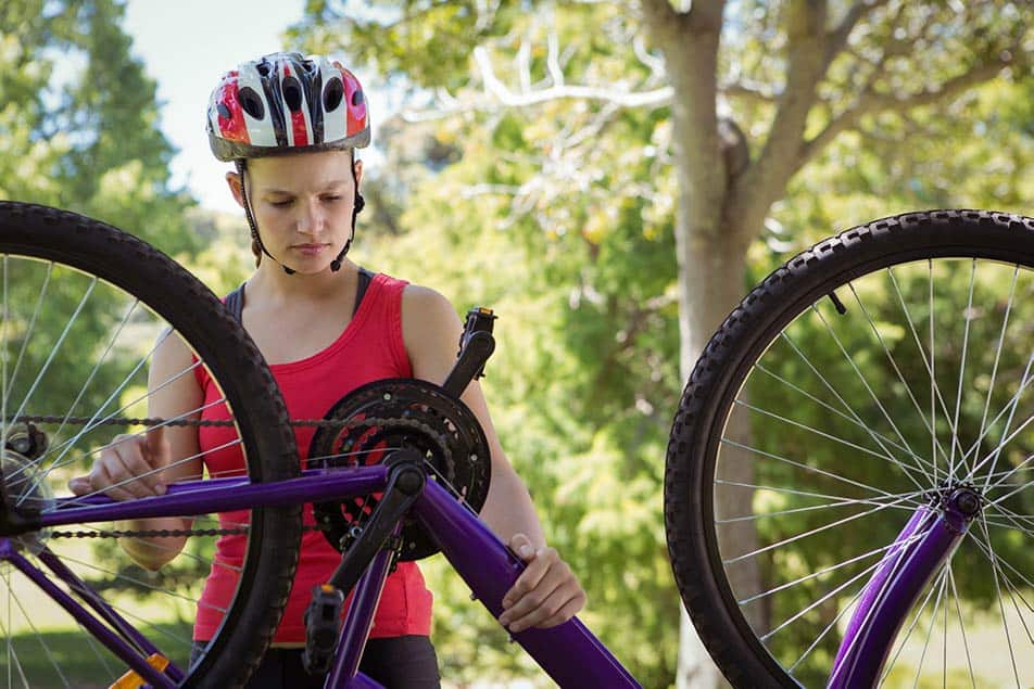 Capovolgere la bici per manutenzione