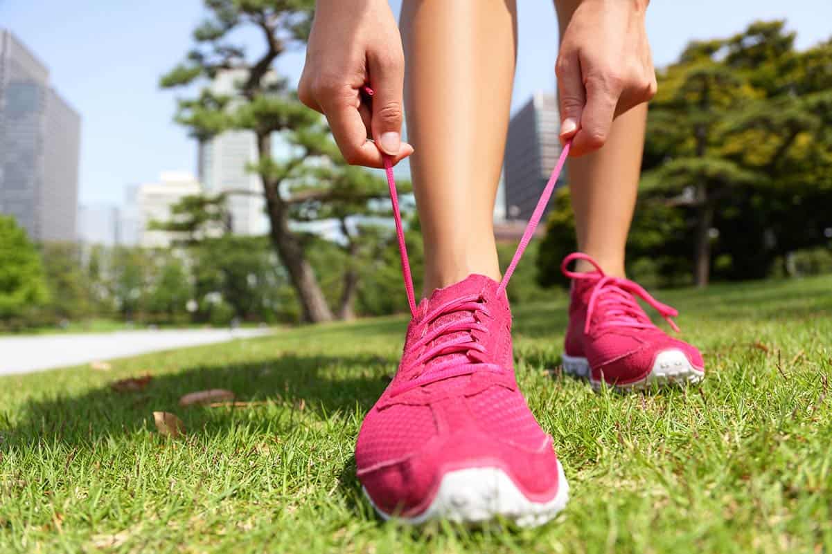 Qual’è la Differenza Tra Scarpe da Running e Walking?